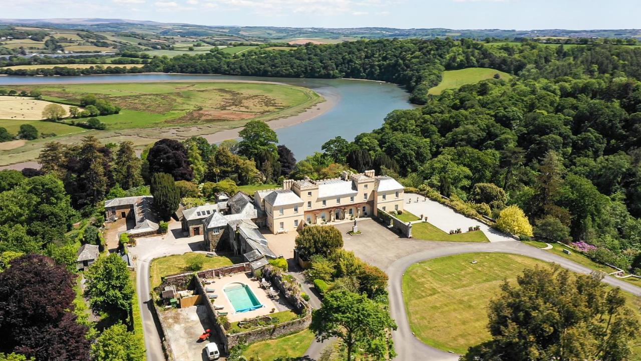 Pentillie Castle And Estate Солташ Екстериор снимка